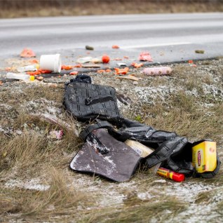 FOTOD | Hukkunud meest nähti õnnetuse eel tee ääres taarumas