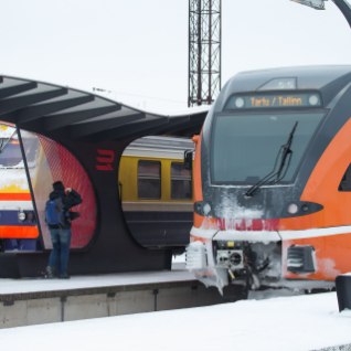 „Porgand“ või Lux Express? Riigi plaan avada uus rongiliin sunnib erafirmat paremaid busse pakkuma