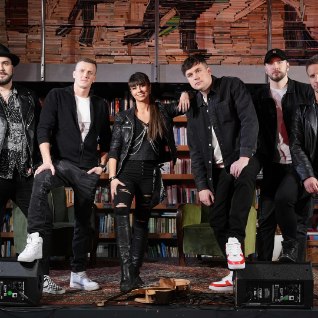 VIDEO | Ansambel Põhja-Tallinn üllatab punk-rock looga, kus raju debüüdi teeb bändi uus eksootiline naislaulja