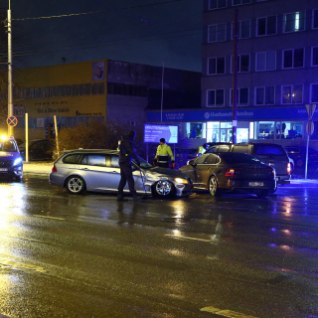 FOTOD | Tallinnas Mustamäe teel juhtus raske liiklusavarii nelja autoga