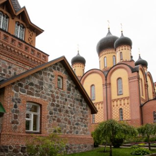 Kuremäe kloostri iguumenja peab võimatuks veresideme katkestamist Moskva patriarhaadiga 