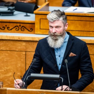 Hiiumaa vallavalitsus esitas endise Kärdla osavallavanema Aivar Viidiku kohta kuriteoteate