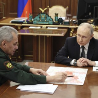 VENE SÕJAMASINA KEVADPUHASTUS: miks sai kaitseminister Sergei Šoigu sule sappa?