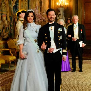 KAUBANDUSLIK KOOSTÖÖ? Rootsi printsi sünnipäevafoto paneb kulmu kergitama
