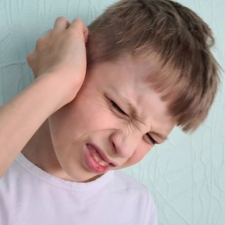 KAS SÜÜDI ON KÕRVAKLAPID? Poiss oli kuu aega kõrvavalude nõiaringis: „See oli nii väsitav ja kurnav!“