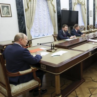 OTSEBLOGI | Putin vahetas taas ministreid. Ukraina kinnitas, et lasi okupeeritud Krimmis põhja Vene raketilaeva