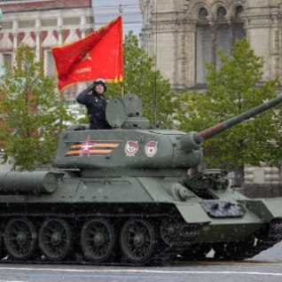 OTSEBLOGI | Moskva paraadil osales üks tank. Eesti lõpetab hariduskoostöö kokkuleppe Venemaaga