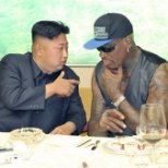 Korvpallur Rodman soovib Kim Jong-uni ja Donald Trumpi lepitada