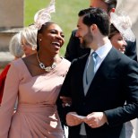 Kuninglikku pulma väisanud Serena Williams näitas joomismängus kõigile koha kätte
