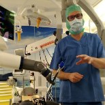 AINUS PÕHJA-EUROOPAS: uus robot aitab Eesti kirurgidel seljaoperatsioone teha