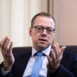Minister plaanib riigikassat täita laenu, mitte maksutõusuga. Eesti Pank hoiatab: laenuintressid muutuvad üha suuremaks koormaks