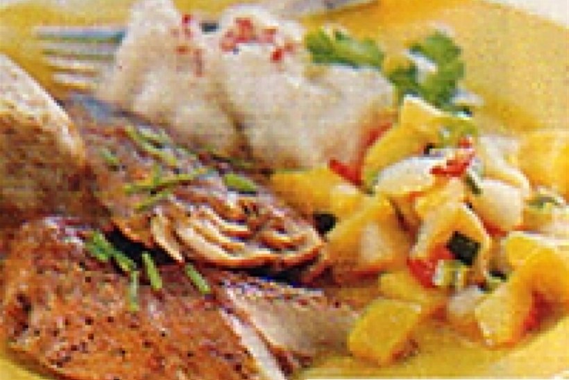 Suitsutatud makrell troopilise salsaga