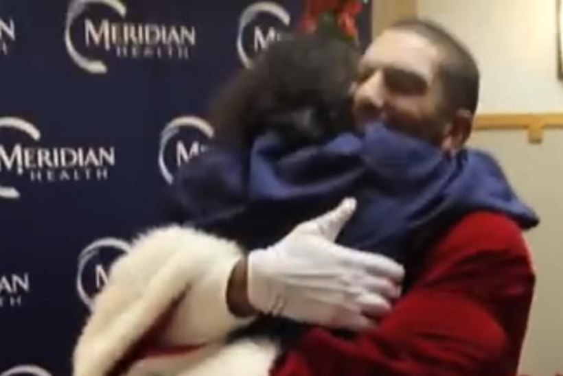 VIDEO: Afganistanist naasnud kaitseväelane tegi emale südamliku jõulukingi