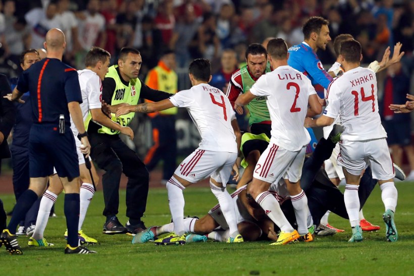 UEFA otsus: Serbia alistas märuliga lõppenud EM-valikmängus 3:0 Albaania, kuid tabelisse punkte kirja ei saa