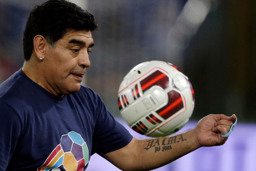 VIDEO: maani täis Maradona peksis eksnaist?