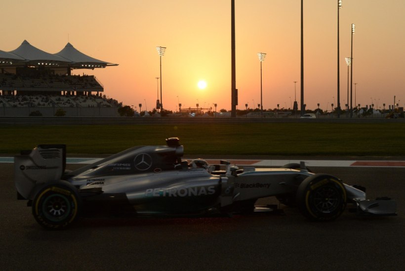 FOTOD: napilt küll, kuid Hamilton näitas viimase etapi vabatreeningutel Rosbergile koha kätte