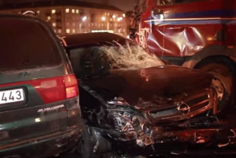 VIDEO I KOHUTAV VAATEPILT: Vilniuses lömastas veok kümneid sõidukeid