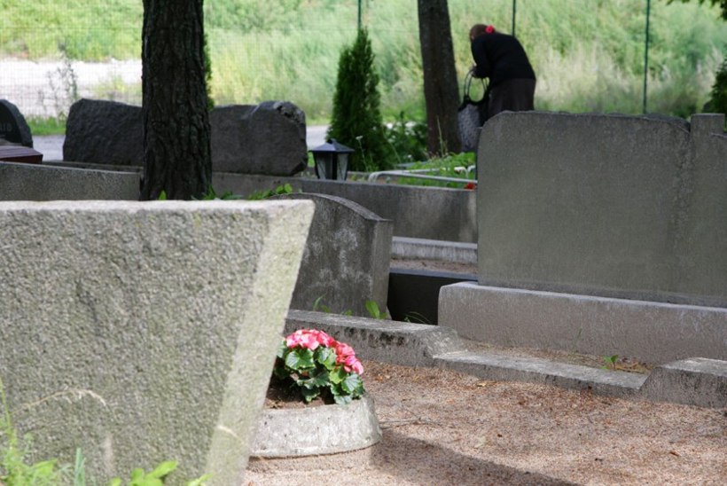 Jõhvi kalmistu hauaplatsitasuga rikutakse seadust