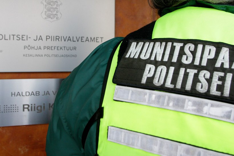 Mupo trahvib koeraga rannalisi