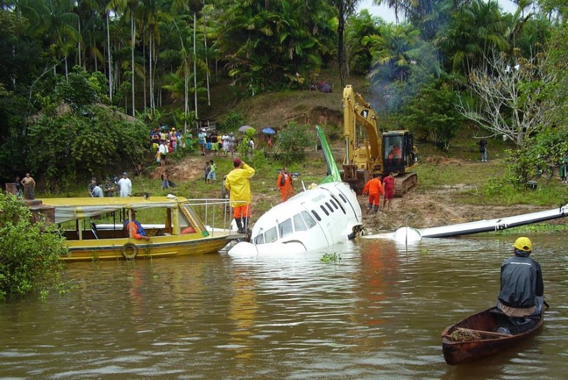 Colombias hukkus lennukatastroofis 10 inimest 