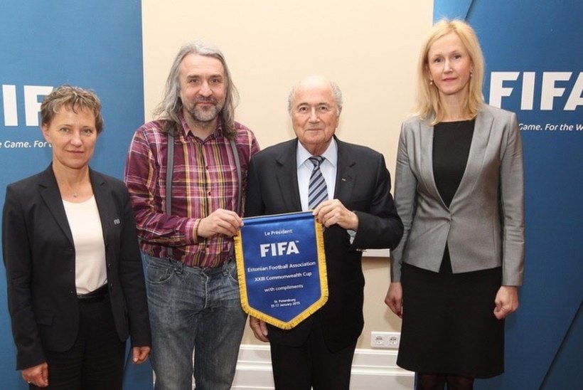 FOTOUUDIS: Jalgpalliliidu esindajad kohtusid FIFA presidendiga