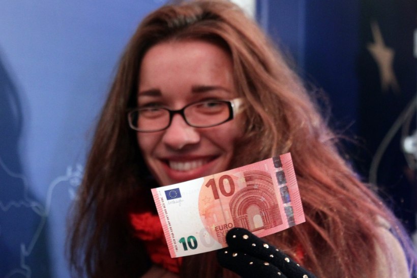 Euroopa Liidu ühisraha euro odavneb USA dollari suhtes kiiresti