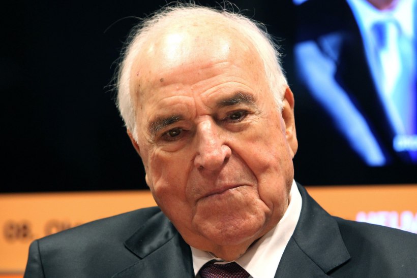 Arstid tõid Helmut Kohli elule tagasi