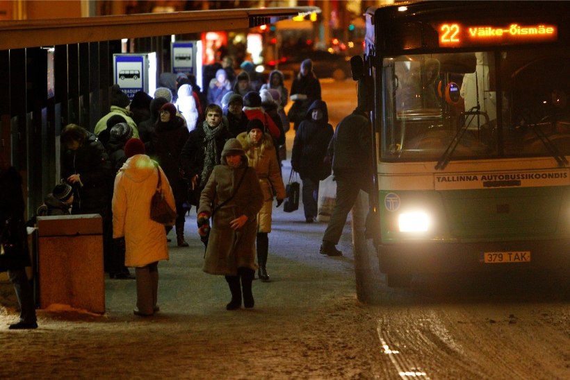 Tallinnas pikendatakse aastavahetusel ühistranspordiliinide tööaega