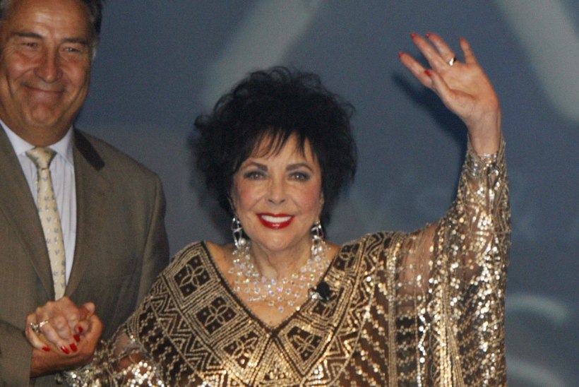 Liz Taylor juhtis  aidsihaigete ravi