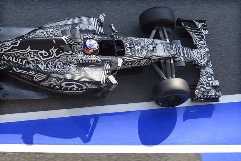 GALERII: Räikkönen pidi Barcelona teisel testipäeval tunnistama Ricciardo ülinappi paremust