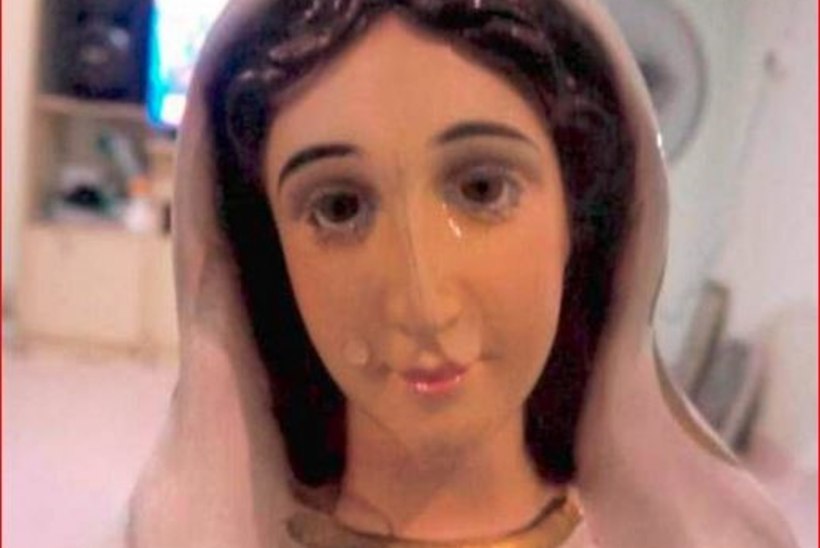 Malaisias hakkas neitsi Maarja kuju pisaraid valama