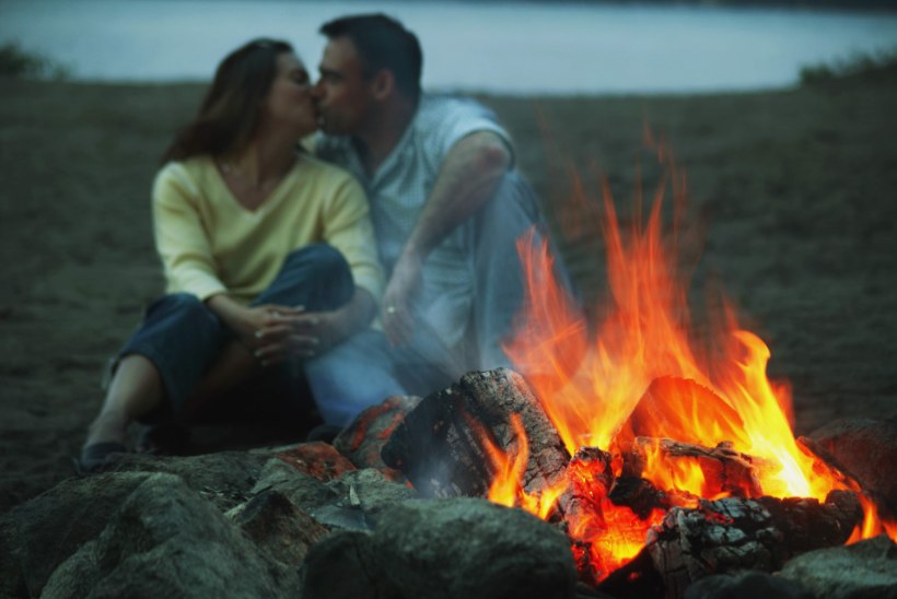 Meesnõiad: volbriööl pidutsege tule ääres ja võite leida armastuse
