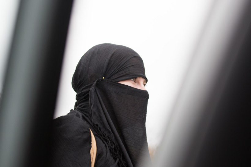 Orientalist burkakeelust: sunniviisiline kandmine võtab isikuvabaduse