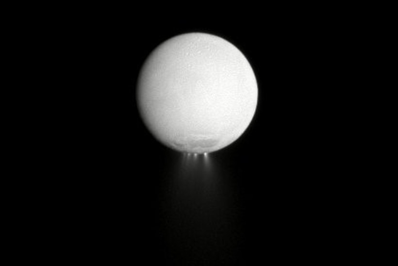 Saturni kaaslase jäisel pinnal laiub määratult suur ookean