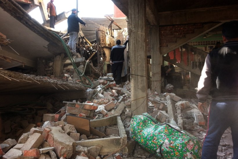 FOTOD | Indias hukkus tugevas maavärinas kümmekond inimest 