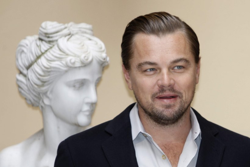 RAHA EI HAISE: Leonardo DiCaprio hoiab räpastest miljonitest kümne küünega kinni