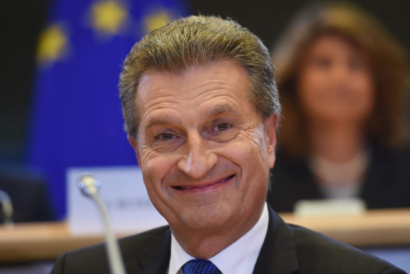 Järjekordne eetikareeglite rikkumine? Oettinger kasutas Kremli lobisti eralennukit