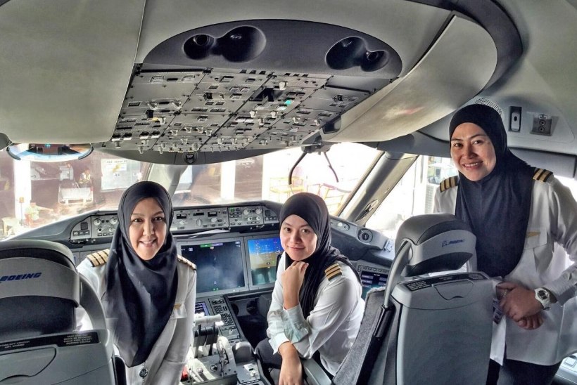 Saudi Araabias ei tohi naised autot juhtida, kuid seal maandus lennuk, mille pilootideks olid ainult naised