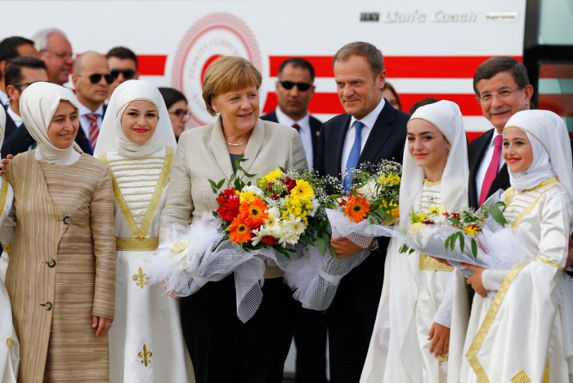GALERII | Merkel külastas Türgi põgenikelaagrit