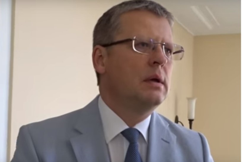 TRÜGIS VAHELE | Läti tervishoiuminister astub tagasi, sest teda opereeriti väljaspool järjekorda