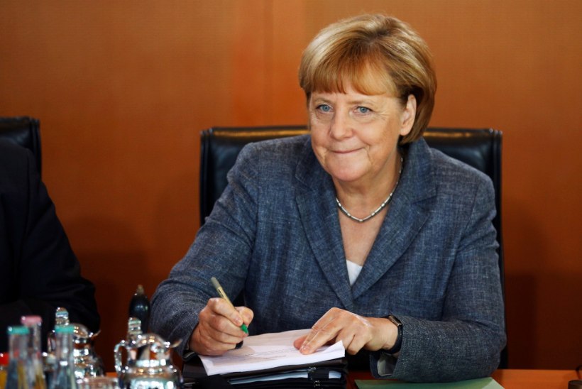Merkelit vaevavad pärast puhkust põgenikud, Türgi ja Venemaa