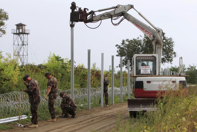 Ungari plaanib ehitada migrantide voo peatamiseks veel teisegi betoonmüüri
