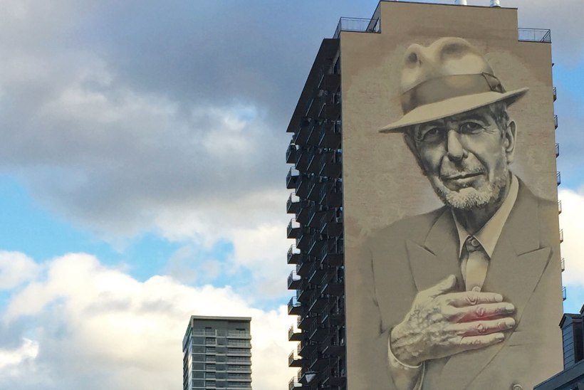 Montréal mälestab Leonard Cohenit võimsate seinamaalidega