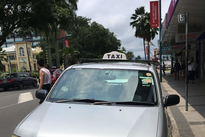 ÕHTULEHT JA UNIBET OKEAANIAS | Kui sa oled taksos ja tagaistmele ilmuvad kaks tundmatut selli