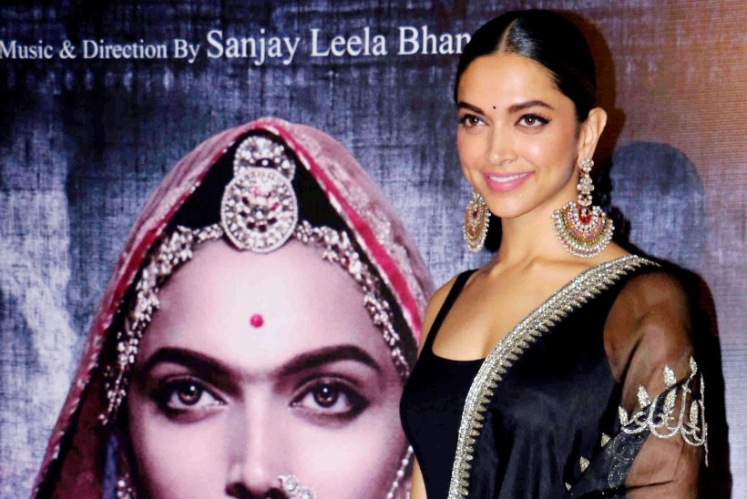 India parlamendiliige pakub Bollywoodi näitlejanna pea eest 1,6 miljonit