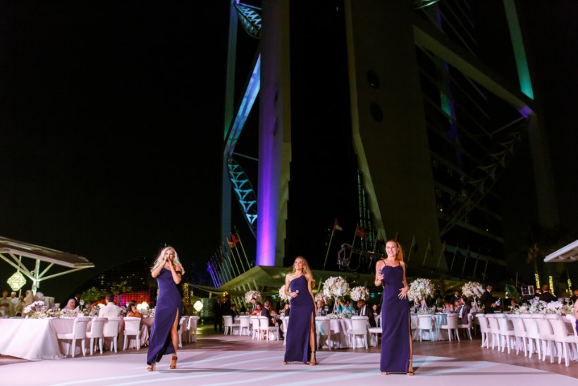 VIDEO JA FOTOD | La La Ladies astus üles Dubais toimunud pulmas: pruutpaari ainus soov oli, et meie pulmas esineksime!