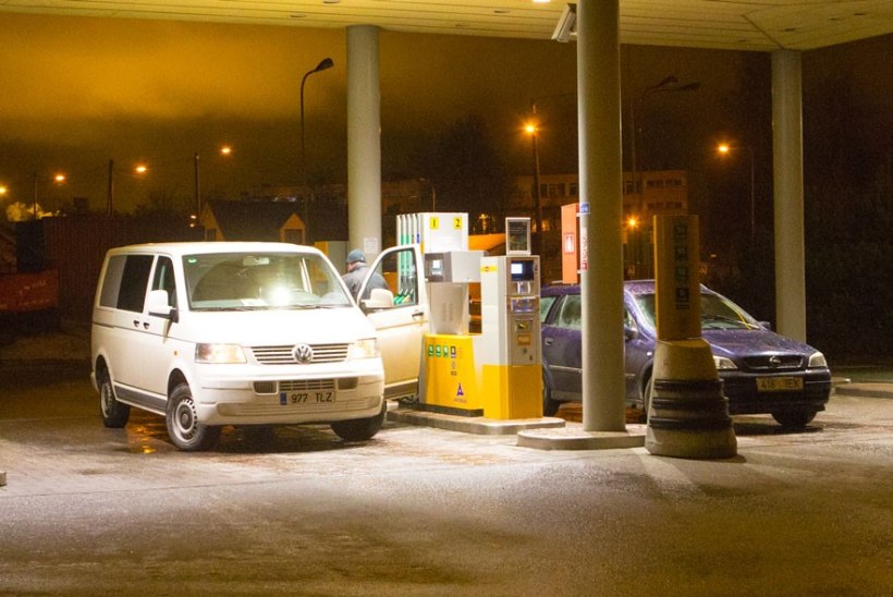 Aasta esimestel päevadel ei tohiks bensiini hind kütusemüüjate hinnangul veel tõusta