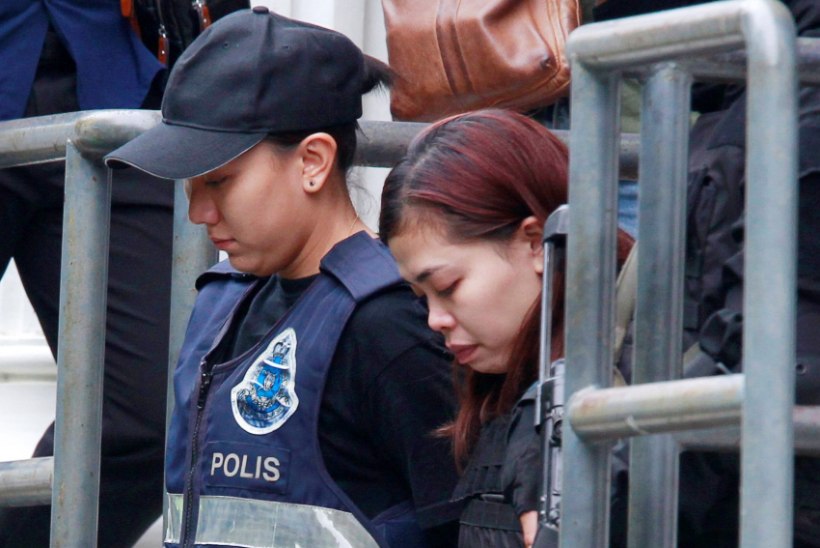 FOTOD | Kim Jong-nami tapnud naised ilmusid kohtusse kuulivestides