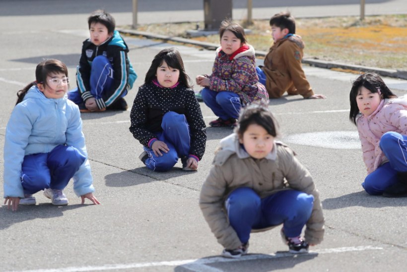 Põhja-Korea kartuses: Jaapani koolilapsed harjutavad evakueerumist