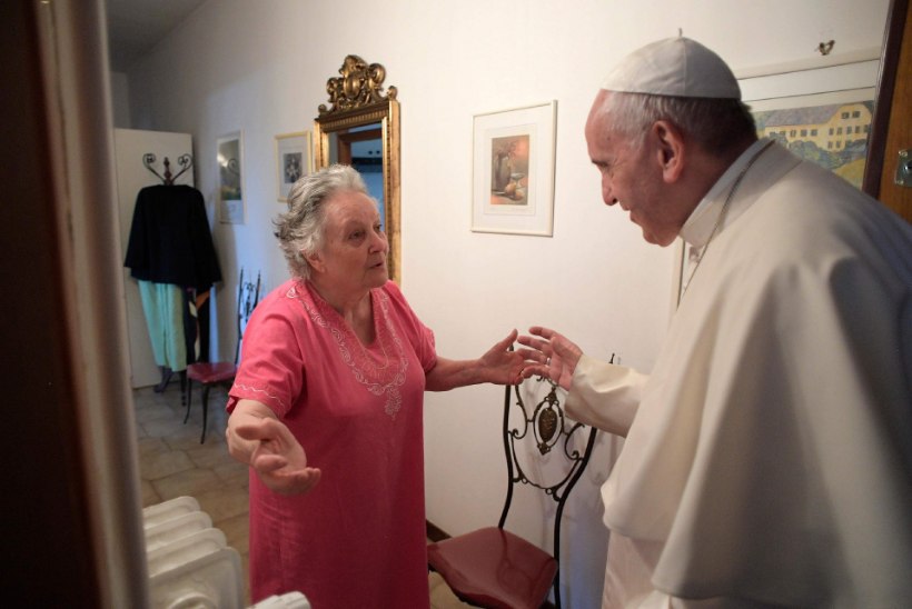 Paavst külastas vaeseid roomlasi